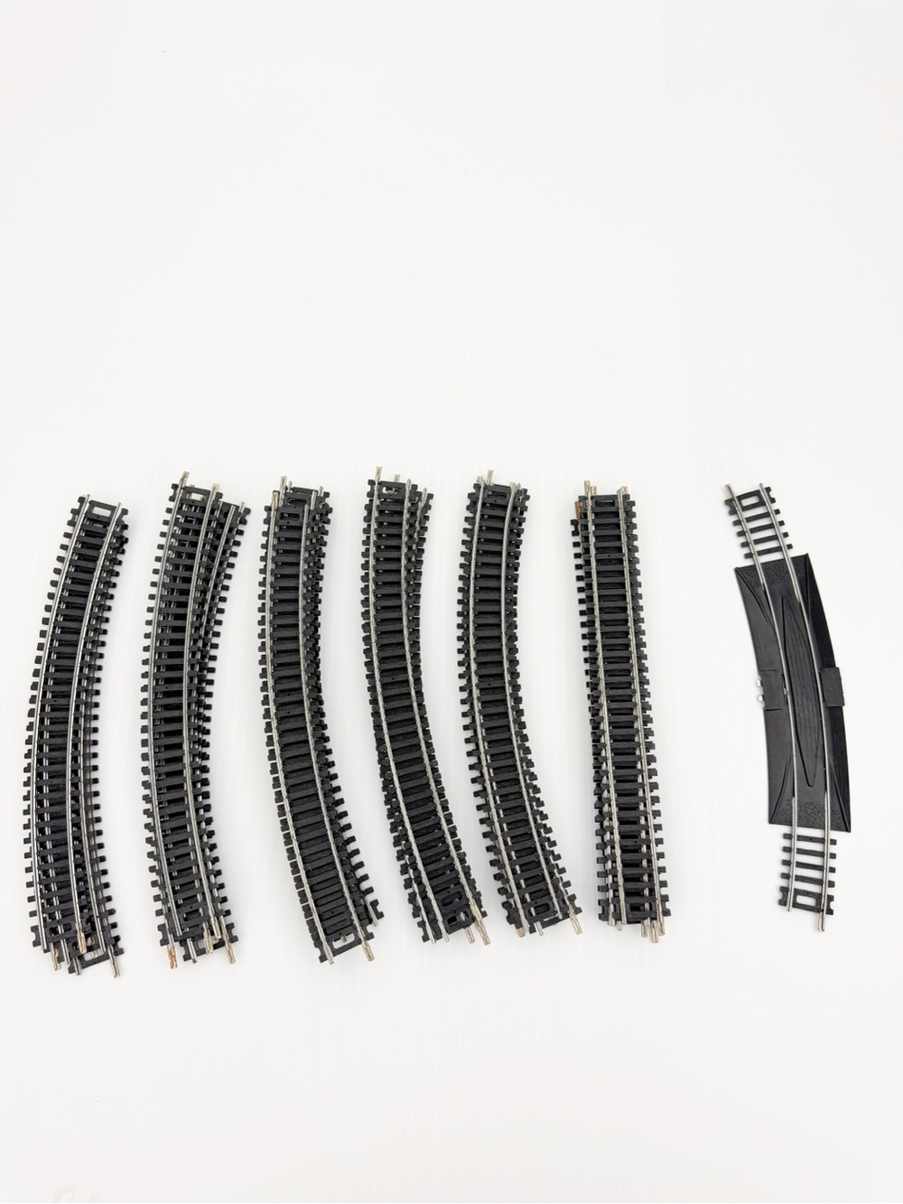 Set of 32 Various Bachmann Straight & Curved HO Scale Train Track Pieces